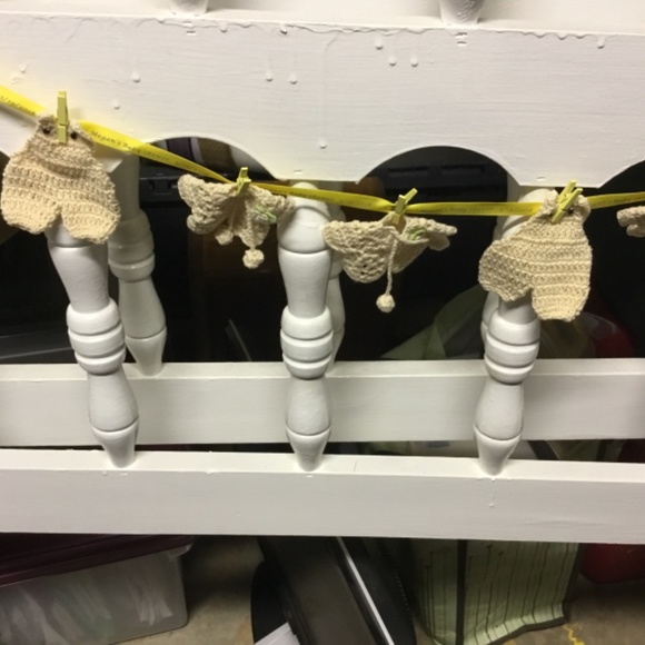 Mini 34 crocheted baby girl/boy party favor or decoration - Picture 9 of 12